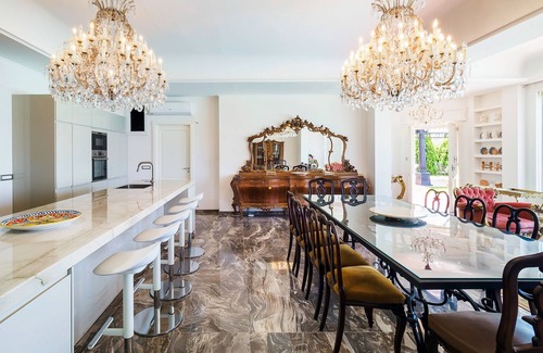 Capo d'Orlando Villa | Gran villa de lujo en Sicilia para alquilar en la costa del Tirreno y cerca de la playa, piscina, aire acondicionado, vistas al mar, Wi-Fi, a pie de la ciudad