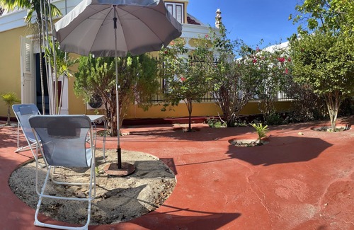 Parera Apartamento | Large luxury studio [ no additional fees ]