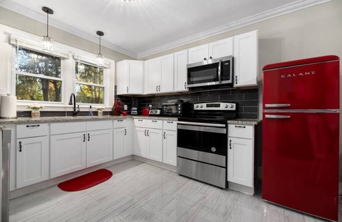 Gastonia Casa | Large “Maple Cottage” in Beautiful Gastonia Area