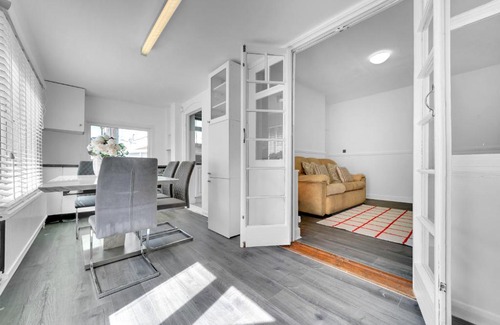 Gipsy Hill Casa | Modern Large 3 Bedrooms House Private Parking London Norwood
