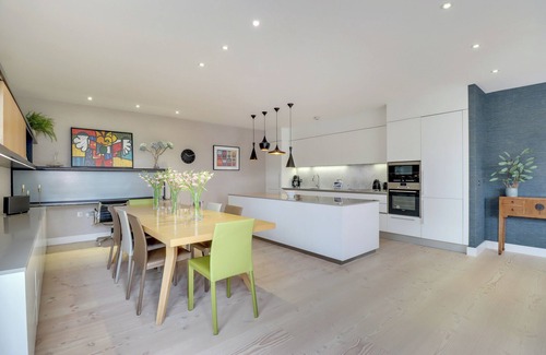 Soho Apartamento | Large Modern Designer Soho Flat with 24 Hour Concierge and Terrace
