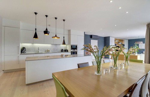 Soho Apartamento | Large Modern Designer Soho Flat with 24 Hour Concierge and Terrace