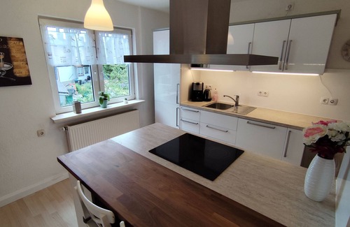 Arnsgereuth Apartamento | Large, modern furnished vacation apartment.