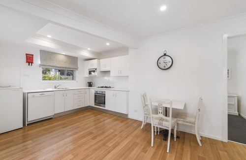 Crescent Head Casa | LARGE MODERN HOME, WATER VIEWS & CENTRAL LOCATION