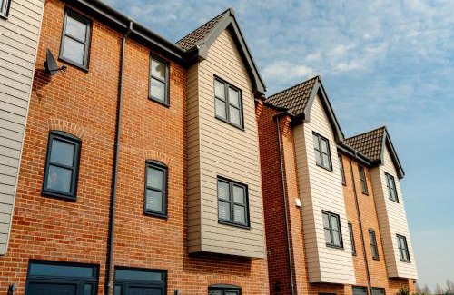 Oulton Broad Casa | Large Modern Scenic 4 Bedroom Townhouse