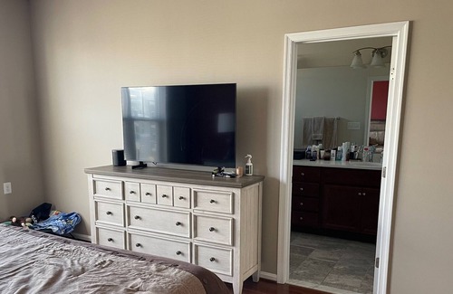 Frederick Casa | Large modern TH, private elevator, walk to Historic Frederick