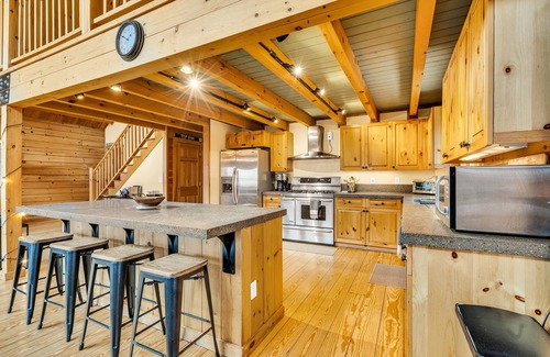 Sunday River Area Cabina | Large Mtn Cabin HotTub+GameRm Mins to Sunday River