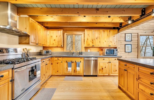 Sunday River Area Cabina | Large Mtn Cabin HotTub+GameRm Mins to Sunday River