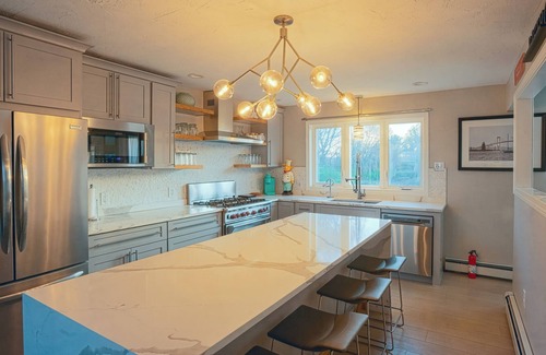 Saunderstown Casa | Large Narragansett Ranch that’s been completely renovated as a modern showpiece