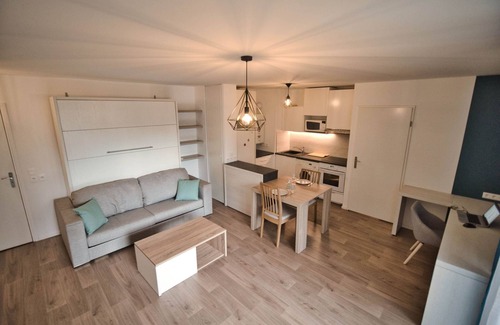 Arpajon Apartamento | ★ Large new studio with loggia near station and CH : )