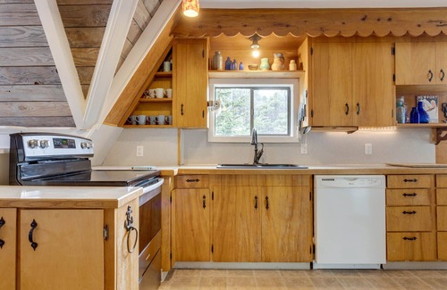 Agate Beach Casa | Large Newport Home, Close to Beach & Coastal Attractions!