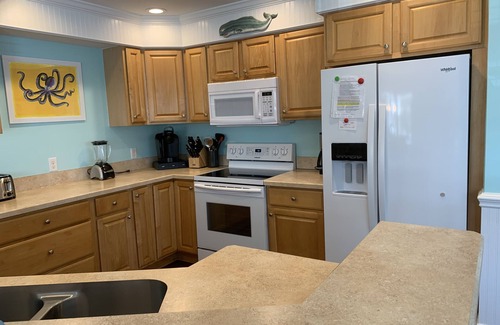 Fenwick Island Casa | Large oceanblock beach home - Short walk to beach, shops & great restaurants!