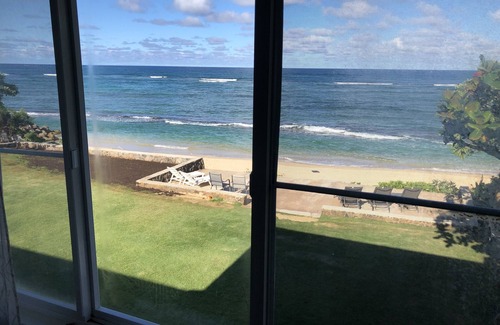 Laie Casa | Gran casa frente al mar en una playa secreta con amplio patio y vistas increíbles