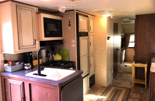 Dripping Springs Casa | Large Open Range Camper sleeps up to 4 people