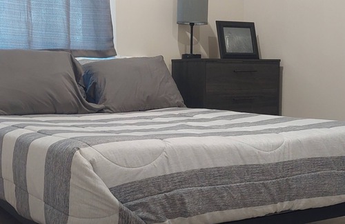 Prince County Cabina | Large pet friendly retreat with tons of room for large groups.