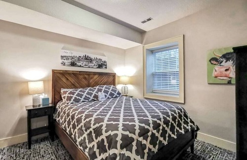 West Plaza Condominio | Listado caliente! Reformado, Plaza 2Bed / 2Bath! TARIFAS BAJAS DEL 19-24 DE MAYO!