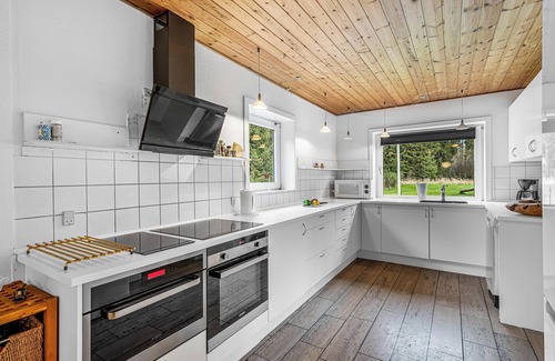Brande Casa | Large pool house for 20 people, where hunting is allowed in the adjacent forest.