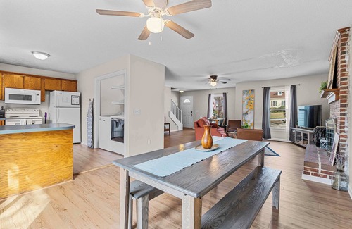 Woodfield Casa | Large Private Yard, Near USC! - The Garnet Goliath