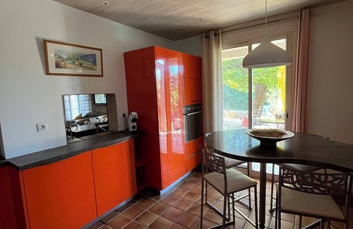 Pierrevert Casa | Large Provencal house with swimming pool