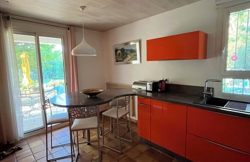 Pierrevert Casa | Large Provencal house with swimming pool