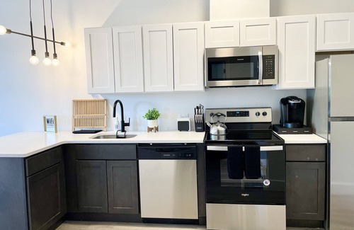 Elizabeth Apartamento | Large Queen Studio-mins to NYC, EWR,PRU,NJPAC,Dwntwn Newark, MetLife