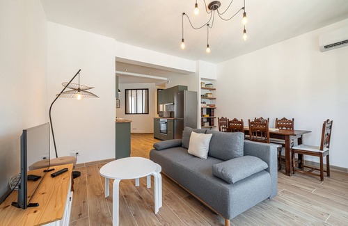 Liberation Apartamento | Large & Quiet 1 Bdr Downtown