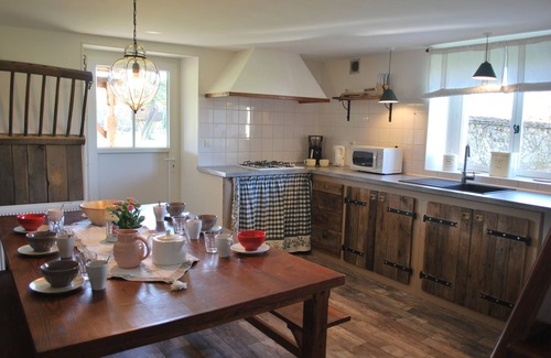 Saint-Germain-de-Salles Cabaña | Casa rural grande Bois le Duc
