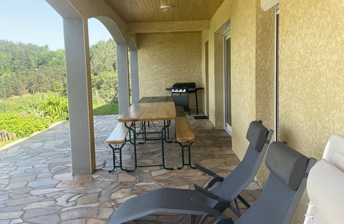 Auzon Communaute Casa | Large recent house with view