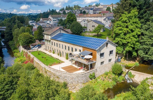Le Chambon-sur-Lignon Cabaña | Gran casa renovada, billar, futbolín, vista al río, terraza, diversas actividades