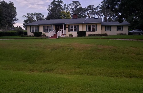 Fellowship Casa | Large renovated 4 bed, 3bath, 4 miles to WEC, golf course views