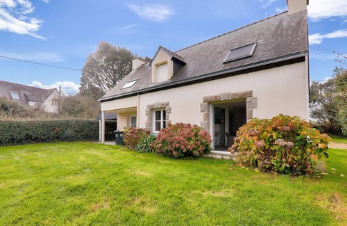 Saint-Philibert Chalet De Esquí | Amplia casa con vista al río para 8 en St Philibert