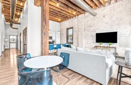 Downtown St. Louis Apartamento | Large Riverfront Loft - Walk to Arch & America's Center