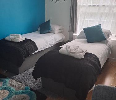 Coldharbour Casa | Large Room in a Shared House - Brixton London