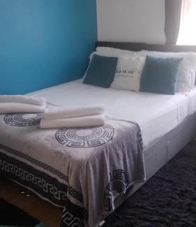 Coldharbour Casa | Large Room in a Shared House - Brixton London