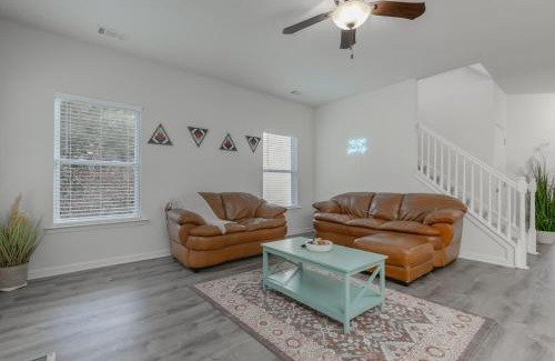 Braselton Casa | Large Rustic Family Home By RoadATL-KingBed-Firepit-Grill