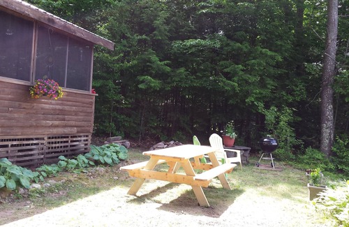 Parsonsfield Cabaña | Gran cabaña rústica Lakeside En el sur de Maine, idónea para niños Se aceptan mascotas