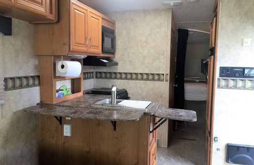 Hunt Club Casa | Gran RV para quedarse en nuestra propiedad con piscina o tomar viaje