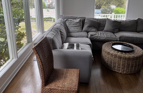 Westside Santa Cruz Casa | Large Santa Cruz Family Getaway-Children and Pet Friendly