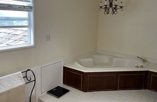 Westside Santa Cruz Casa | Large Santa Cruz Family Getaway-Children and Pet Friendly