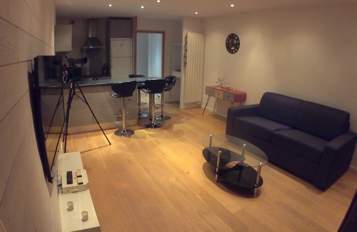 Trevou-Treguignec Apartamento | Amplio apartamento con vistas al mar