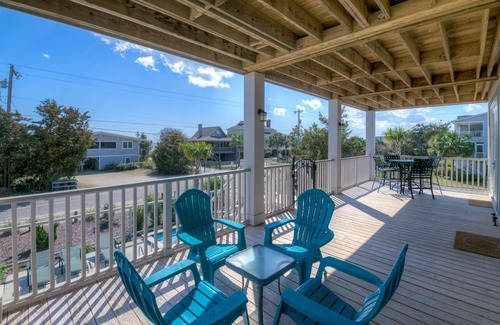 North Litchfield Beach Casa | Large second row beach home with private swimming pool located at North Litchfield Beach.