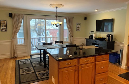 D Street - West Broadway Casa | Large Single Family Executive Retreat for Work & Family in the Heart of Boston.