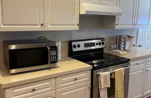 Savannah Casa | Large Southern Style home with lots of parking