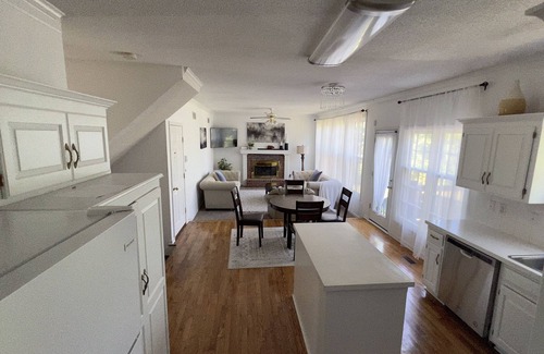 Olathe Casa | 4 dormitorios, 2. 5 baños gran casa nueva