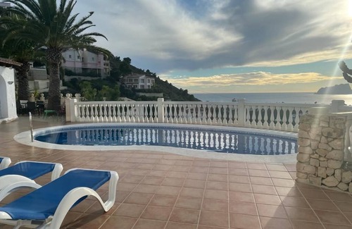 Arnella Villa | Villa privada de lujo espaciosa, Suntrap, vistas al mar y montaña, cerca de la playa