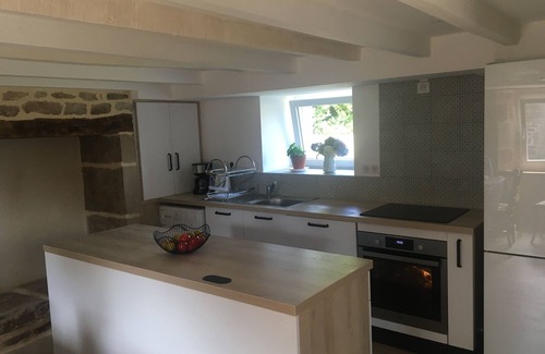 Cleden-Cap-Sizun Casa | Large stone house 500 m from the sea and hiking trails