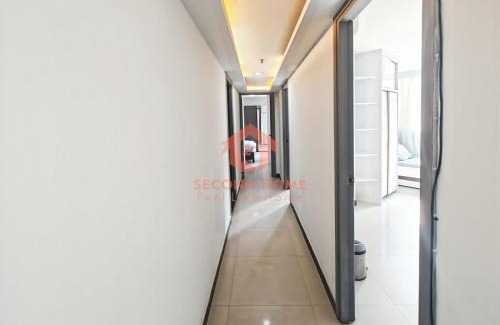 Karet Apartamento | Large & Strategic 3BR Taman Rasuna Apt Pool