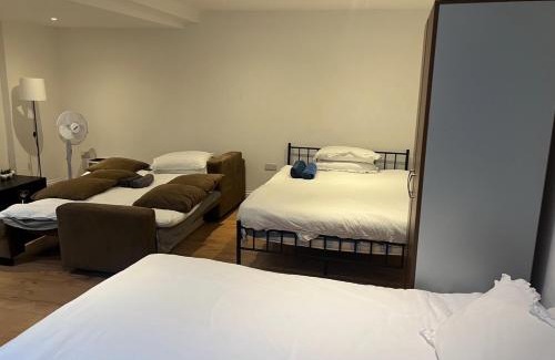 Shepherd's Bush Apartamento | Large studio flat Uxbridge Road