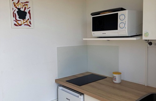 L'Etang-Sale Casa | Large studio in Etang-Salé, quiet location with sea view!