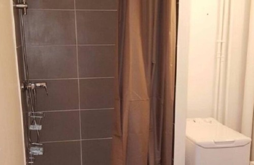 Trappes Apartamento | large studio near station / leisure center of St Quentin and Versailles